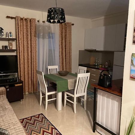 Rori'S Apartment Qerret 格勒姆 外观 照片