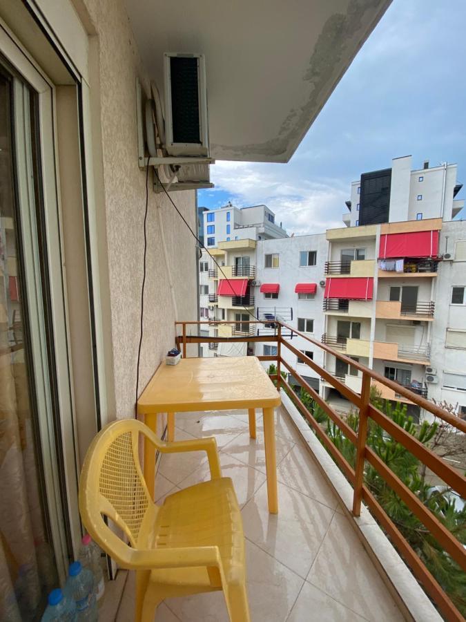 Rori'S Apartment Qerret 格勒姆 外观 照片