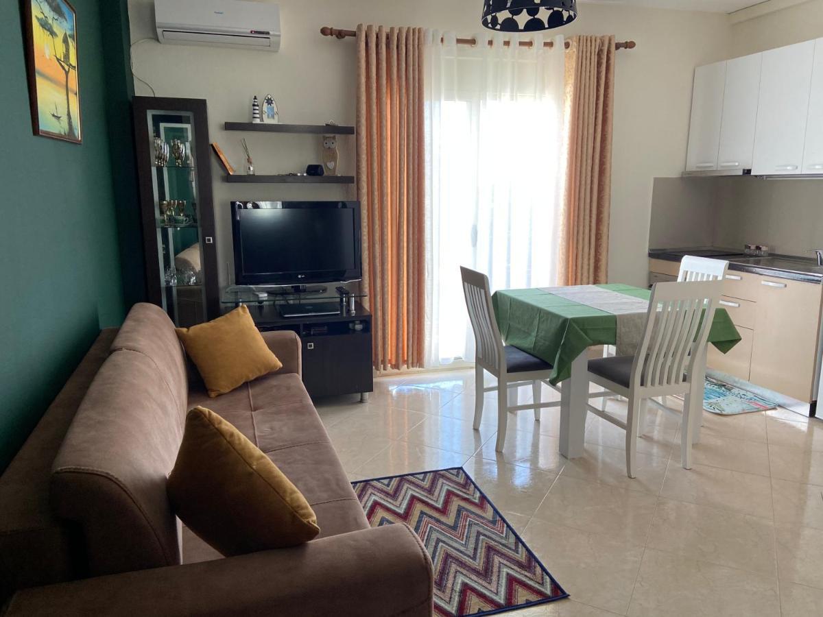 Rori'S Apartment Qerret 格勒姆 外观 照片