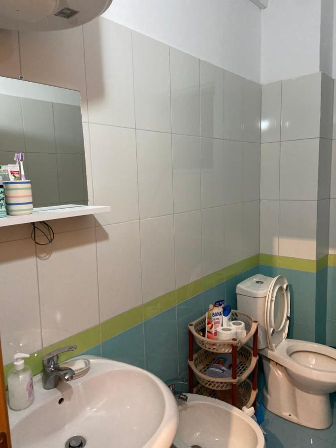 Rori'S Apartment Qerret 格勒姆 外观 照片